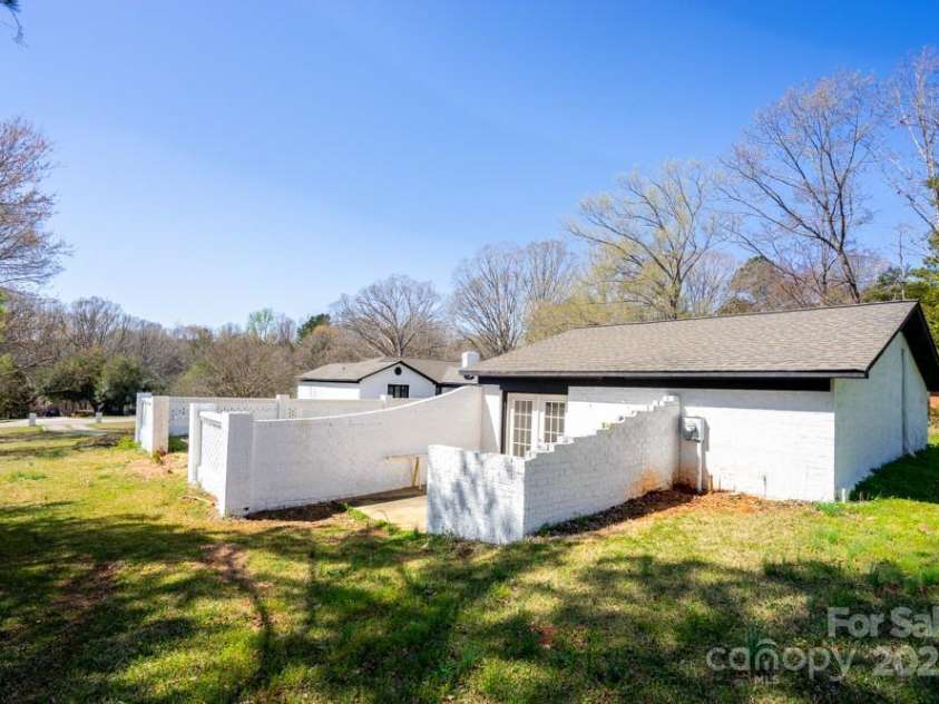 1946 Fairway Drive, Lancaster, SC 29720.  MLS# CAR4242421, YatesRealty ID 14644. 