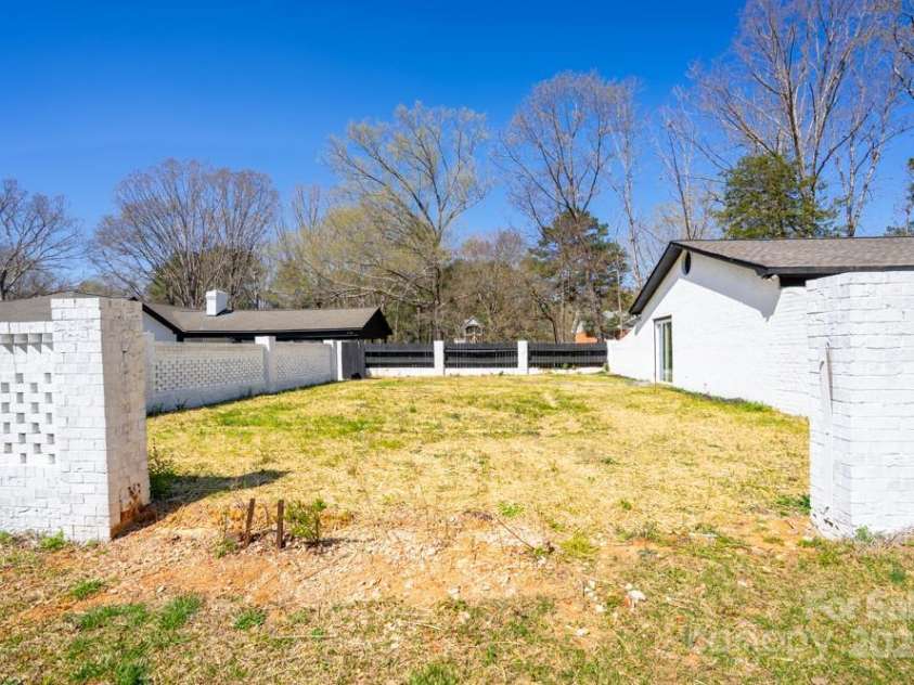 1946 Fairway Drive, Lancaster, SC 29720.  MLS# CAR4242421, YatesRealty ID 14644. 