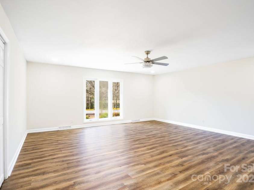 1946 Fairway Drive, Lancaster, SC 29720.  MLS# CAR4242421, YatesRealty ID 14644. 