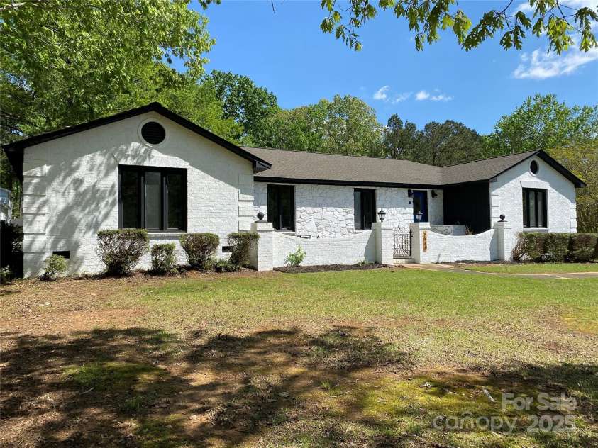 1946 Fairway Drive, Lancaster, SC 29720.  MLS# CAR4242421, YatesRealty ID 14644. 