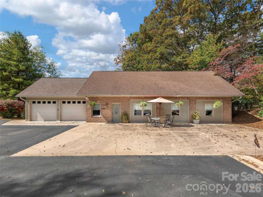 355 Johnson Drive, Canton, NC 28716.  MLS# CAR4327050, YatesRealty ID 14646. 