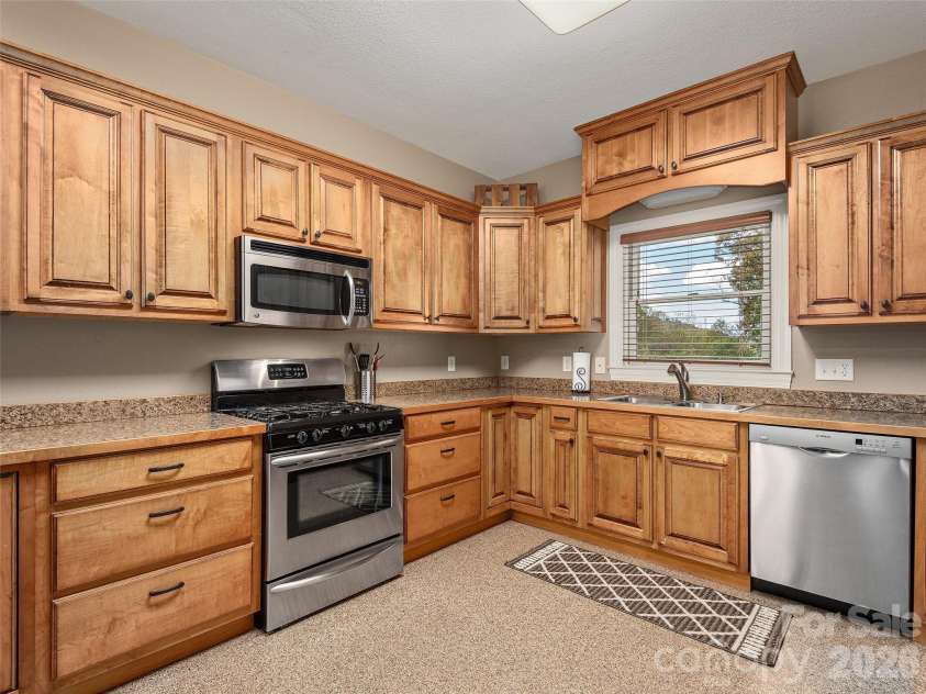 355 Johnson Drive, Canton, NC 28716.  MLS# CAR4327050, YatesRealty ID 14646. 
