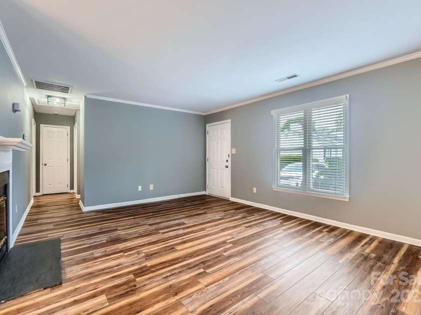 5913 Crape Myrtle Lane, Charlotte, NC 28216.  MLS# CAR4241207, YatesRealty ID 14647. No carpet anywhere!