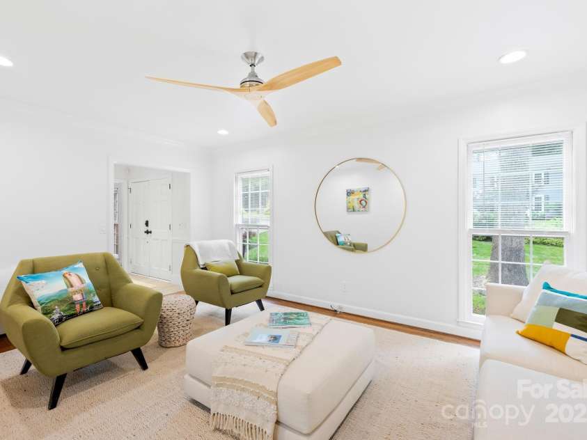 6744 Wheeler Drive, Charlotte, NC 28211.  MLS# CAR4243225, YatesRealty ID 14648. 