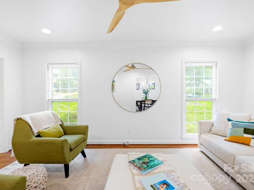 6744 Wheeler Drive, Charlotte, NC 28211.  MLS# CAR4243225, YatesRealty ID 14648. 