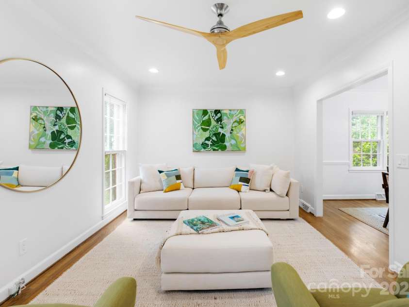 6744 Wheeler Drive, Charlotte, NC 28211.  MLS# CAR4243225, YatesRealty ID 14648. 