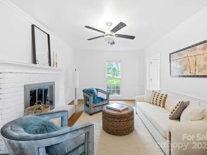 6744 Wheeler Drive, Charlotte, NC 28211.  MLS# CAR4243225, YatesRealty ID 14648. 