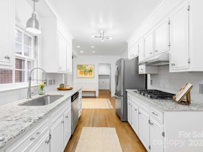 6744 Wheeler Drive, Charlotte, NC 28211.  MLS# CAR4243225, YatesRealty ID 14648. 