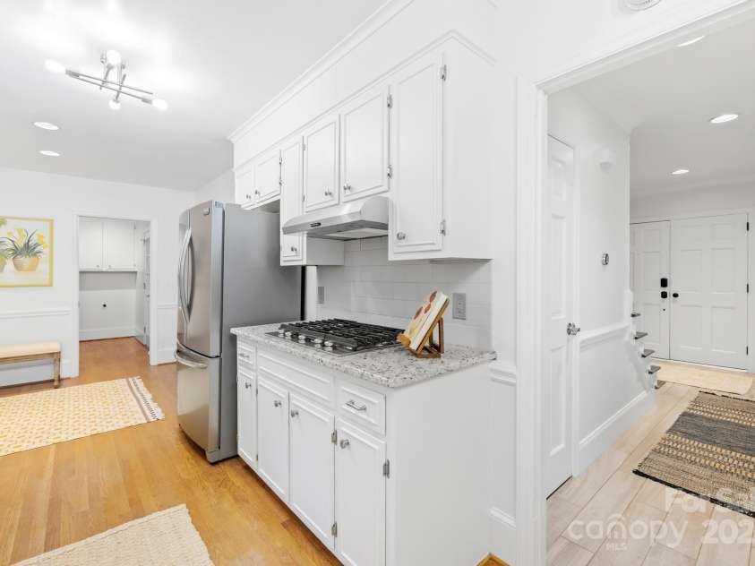 6744 Wheeler Drive, Charlotte, NC 28211.  MLS# CAR4243225, YatesRealty ID 14648. 