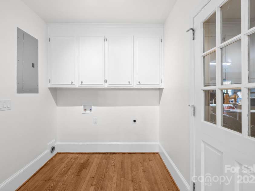 6744 Wheeler Drive, Charlotte, NC 28211.  MLS# CAR4243225, YatesRealty ID 14648. 