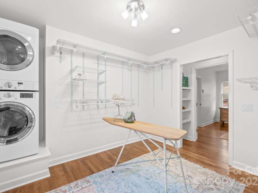 6744 Wheeler Drive, Charlotte, NC 28211.  MLS# CAR4243225, YatesRealty ID 14648. 