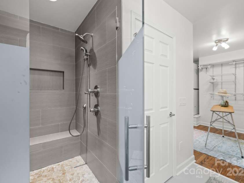 6744 Wheeler Drive, Charlotte, NC 28211.  MLS# CAR4243225, YatesRealty ID 14648. 