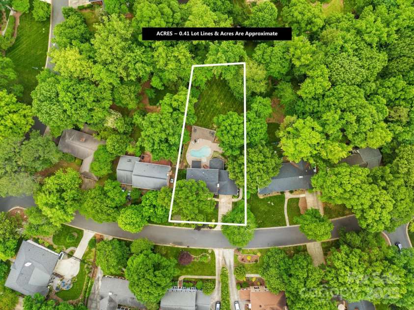 6744 Wheeler Drive, Charlotte, NC 28211.  MLS# CAR4243225, YatesRealty ID 14648. 