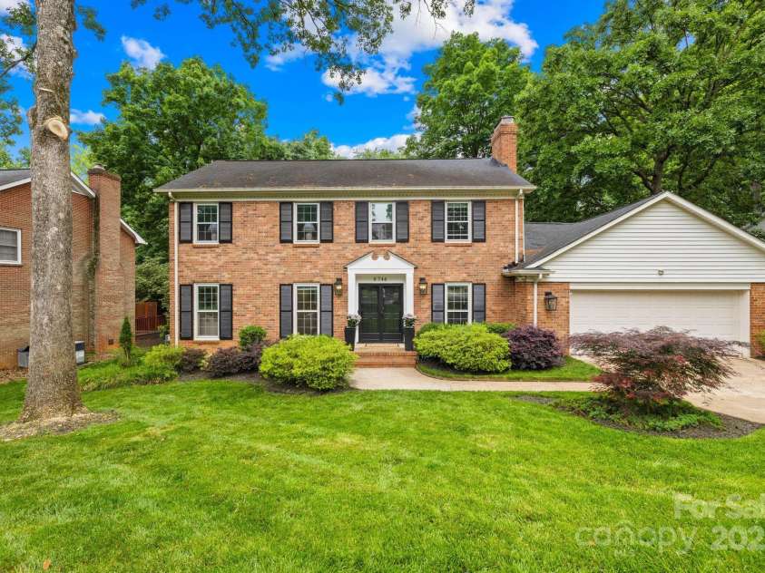 6744 Wheeler Drive, Charlotte, NC 28211.  MLS# CAR4243225, YatesRealty ID 14648. 