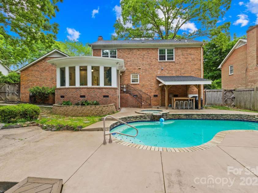 6744 Wheeler Drive, Charlotte, NC 28211.  MLS# CAR4243225, YatesRealty ID 14648. 