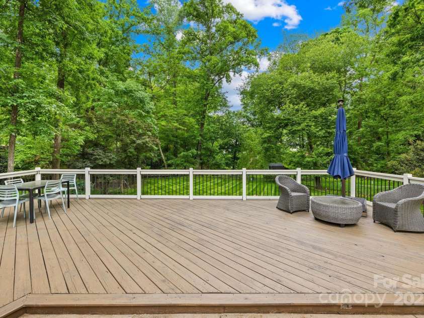 6744 Wheeler Drive, Charlotte, NC 28211.  MLS# CAR4243225, YatesRealty ID 14648. 