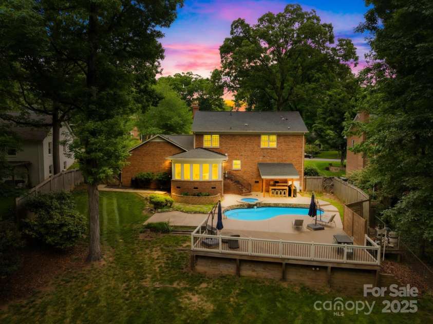 6744 Wheeler Drive, Charlotte, NC 28211.  MLS# CAR4243225, YatesRealty ID 14648. 