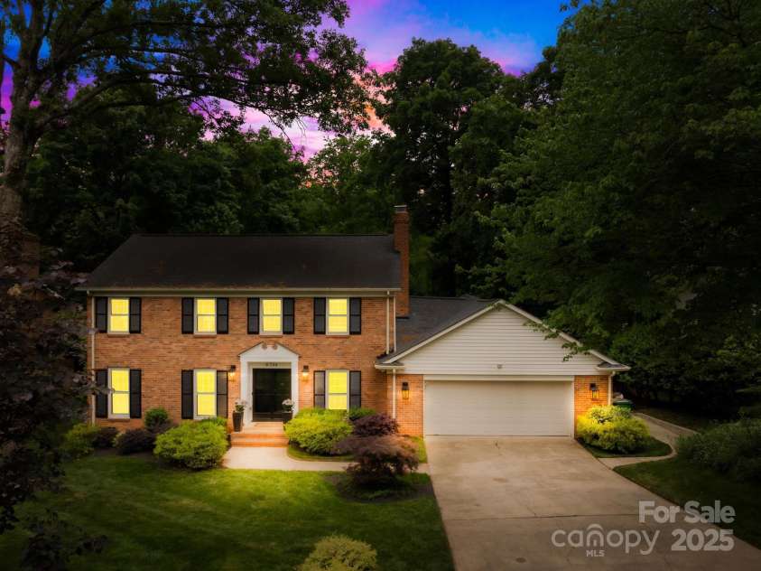 6744 Wheeler Drive, Charlotte, NC 28211.  MLS# CAR4243225, YatesRealty ID 14648. 