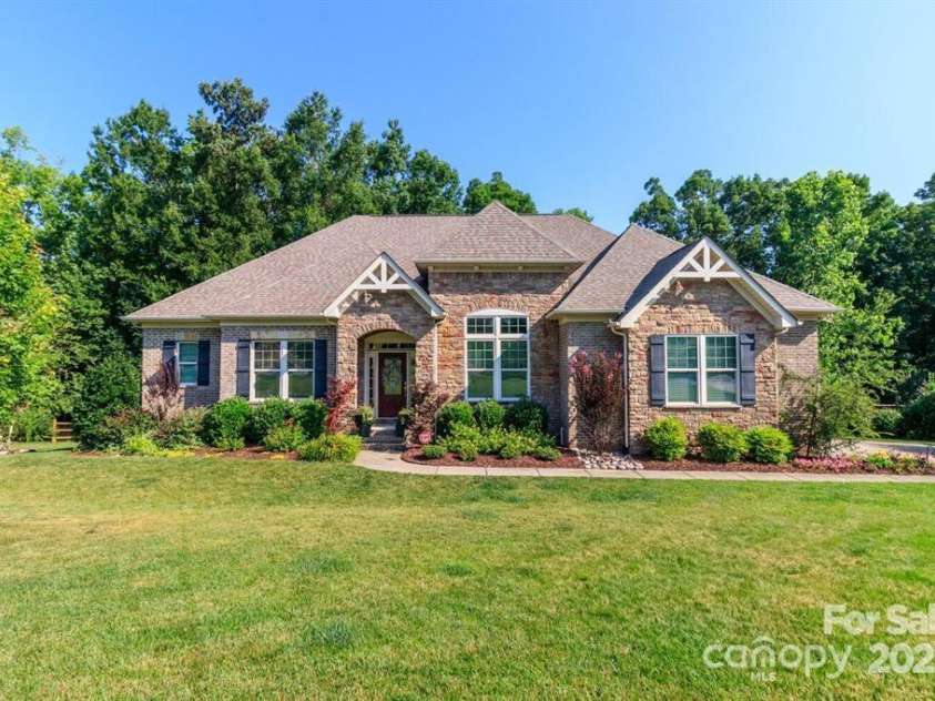4012 Crismark Drive, Indian Trail, NC 28079.  MLS# CAR4331628, YatesRealty ID 1465. 