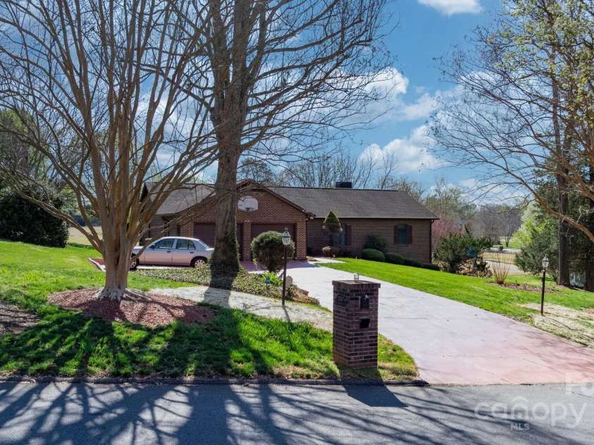 3730 Club House Drive, Conover, NC 28613.  MLS# CAR4241079, YatesRealty ID 14650. 