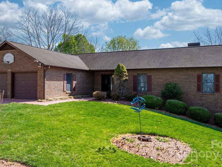 3730 Club House Drive, Conover, NC 28613.  MLS# CAR4241079, YatesRealty ID 14650. 