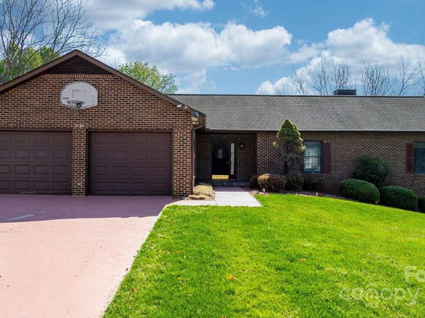 3730 Club House Drive, Conover, NC 28613.  MLS# CAR4241079, YatesRealty ID 14650. 