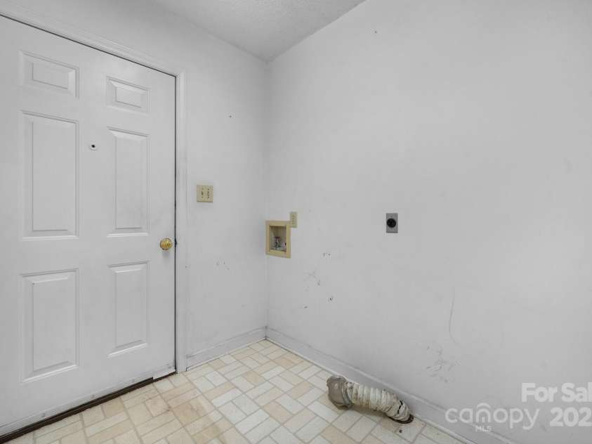3730 Club House Drive, Conover, NC 28613.  MLS# CAR4241079, YatesRealty ID 14650. Laundry Room