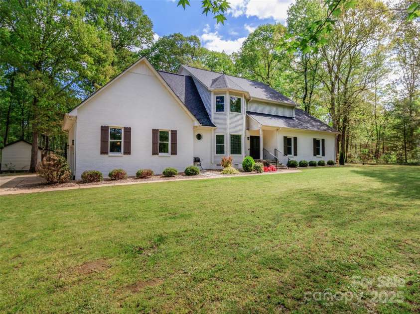 207 Windsor Greene Drive, Monroe, NC 28110.  MLS# CAR4235404, YatesRealty ID 14651. 