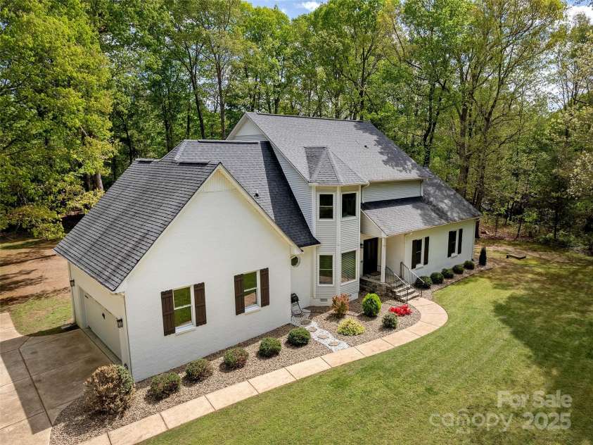 207 Windsor Greene Drive, Monroe, NC 28110.  MLS# CAR4235404, YatesRealty ID 14651. 