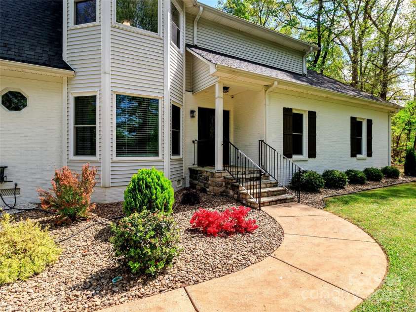 207 Windsor Greene Drive, Monroe, NC 28110.  MLS# CAR4235404, YatesRealty ID 14651. 