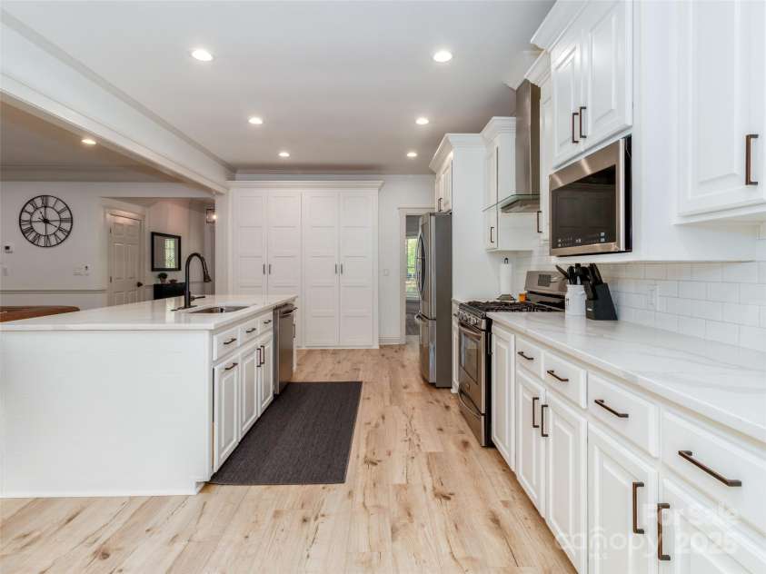 207 Windsor Greene Drive, Monroe, NC 28110.  MLS# CAR4235404, YatesRealty ID 14651. 