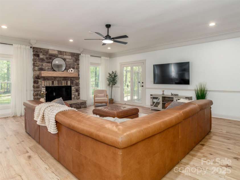 207 Windsor Greene Drive, Monroe, NC 28110.  MLS# CAR4235404, YatesRealty ID 14651. Living