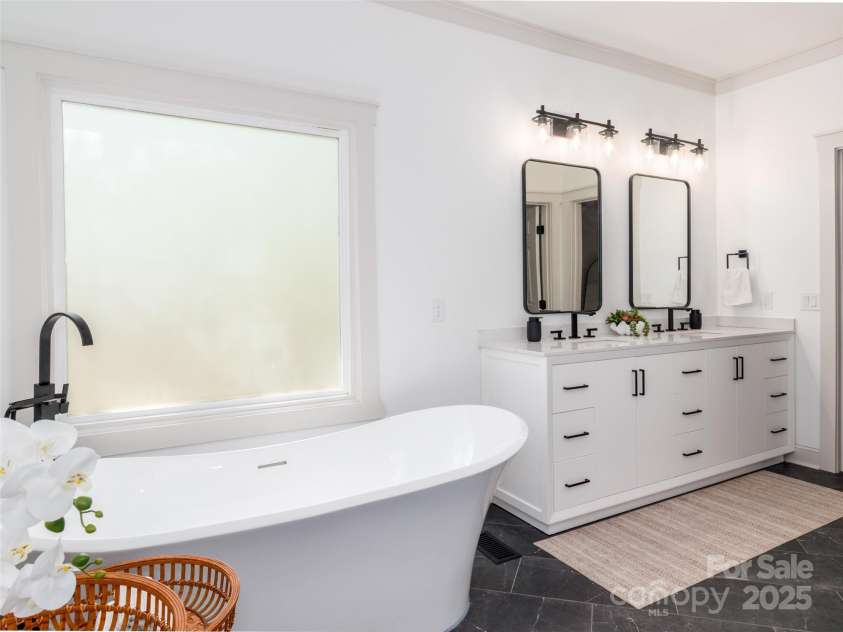 207 Windsor Greene Drive, Monroe, NC 28110.  MLS# CAR4235404, YatesRealty ID 14651. Primary Bath