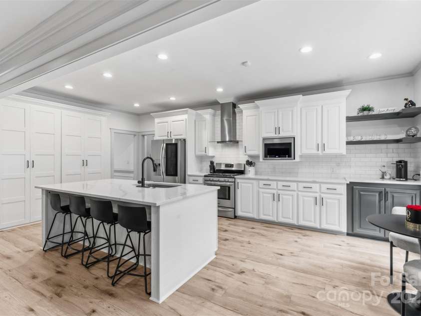 207 Windsor Greene Drive, Monroe, NC 28110.  MLS# CAR4304549, YatesRealty ID 14651. 