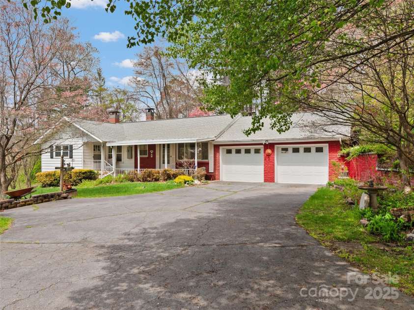 388 Ellen Avenue, Canton, NC 28716.  MLS# CAR4247907, YatesRealty ID 14652. 