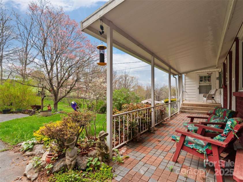 388 Ellen Avenue, Canton, NC 28716.  MLS# CAR4247907, YatesRealty ID 14652. 