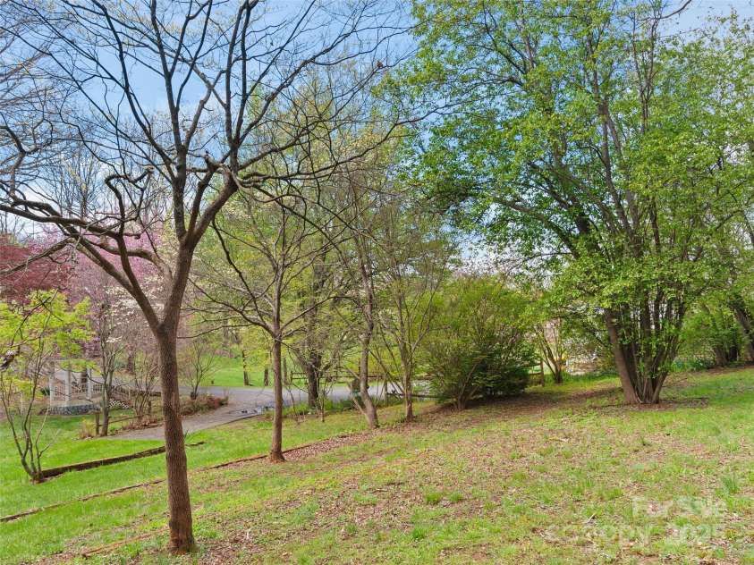 388 Ellen Avenue, Canton, NC 28716.  MLS# CAR4247907, YatesRealty ID 14652. 
