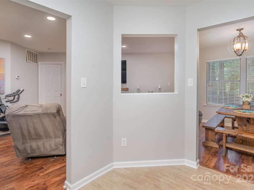 6501 Clavell Lane, Charlotte, NC 28210.  MLS# CAR4320627, YatesRealty ID 14652. 