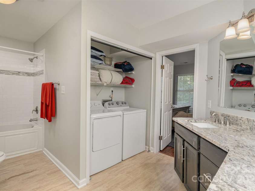 6501 Clavell Lane, Charlotte, NC 28210.  MLS# CAR4320627, YatesRealty ID 14652. 