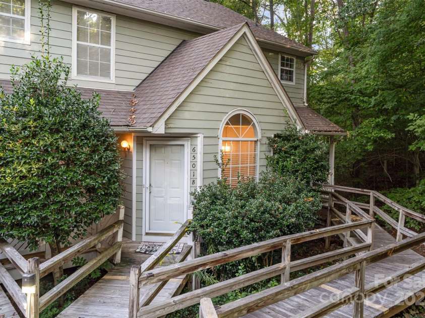 6501 Clavell Lane, Charlotte, NC 28210.  MLS# CAR4320627, YatesRealty ID 14652. Front Entry
