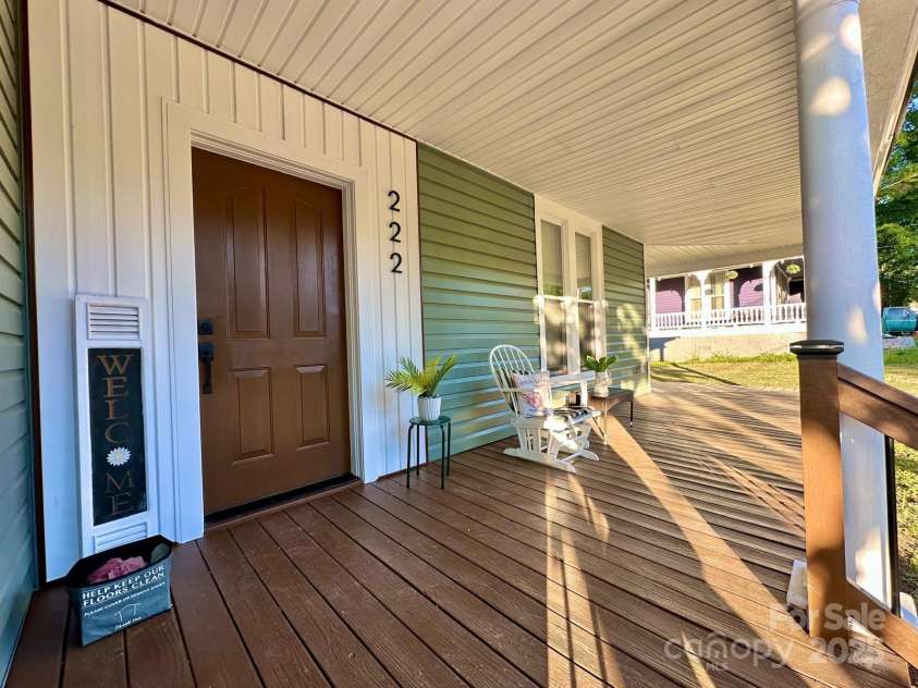 222 Brevard Street, Statesville, NC 28677.  MLS# CAR4255231, YatesRealty ID 14653. 