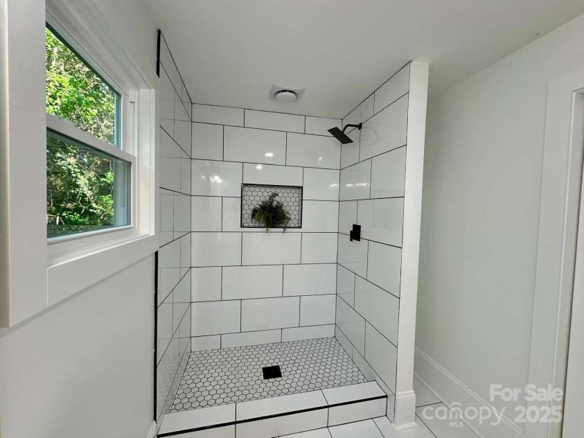 222 Brevard Street, Statesville, NC 28677.  MLS# CAR4255231, YatesRealty ID 14653. 