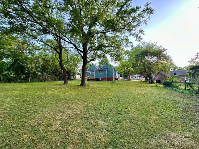 222 Brevard Street, Statesville, NC 28677.  MLS# CAR4255231, YatesRealty ID 14653. 