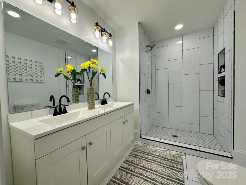 222 Brevard Street, Statesville, NC 28677.  MLS# CAR4255231, YatesRealty ID 14653. 