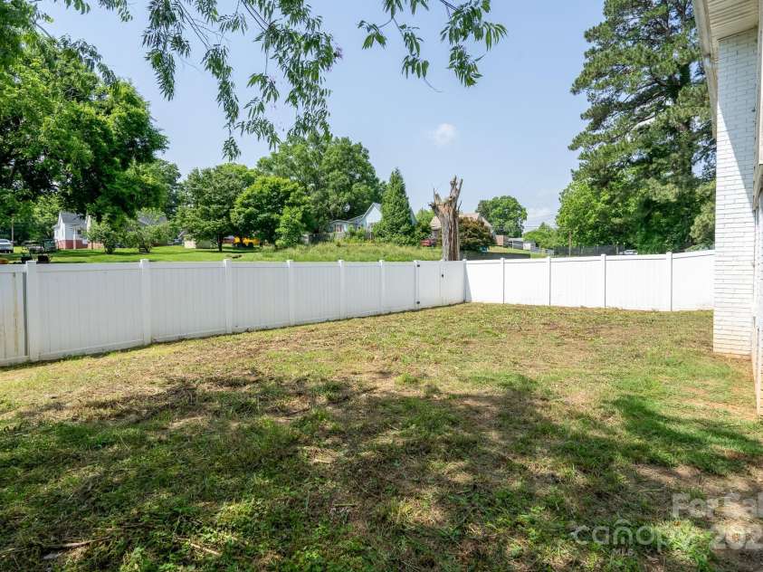 711 Wood Street, Albemarle, NC 28001.  MLS# CAR4258819, YatesRealty ID 14654. 