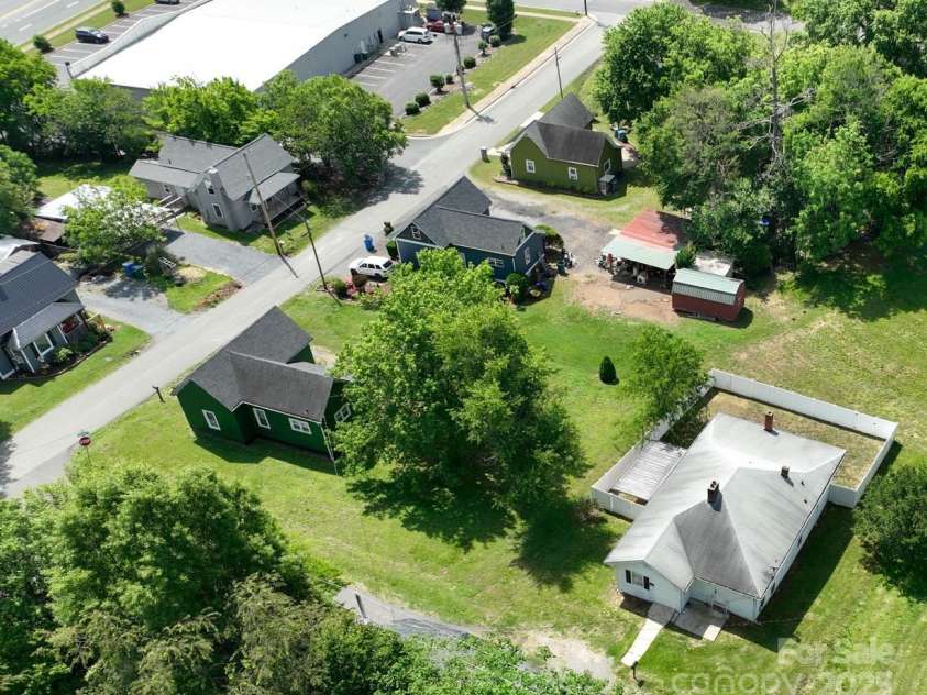 711 Wood Street, Albemarle, NC 28001.  MLS# CAR4258819, YatesRealty ID 14654. 