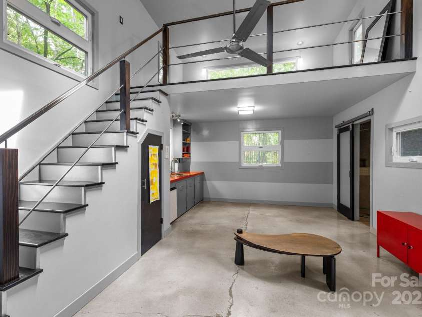 2121 Valencia Terrace, Charlotte, NC 28226.  MLS# CAR4257703, YatesRealty ID 14655. 
