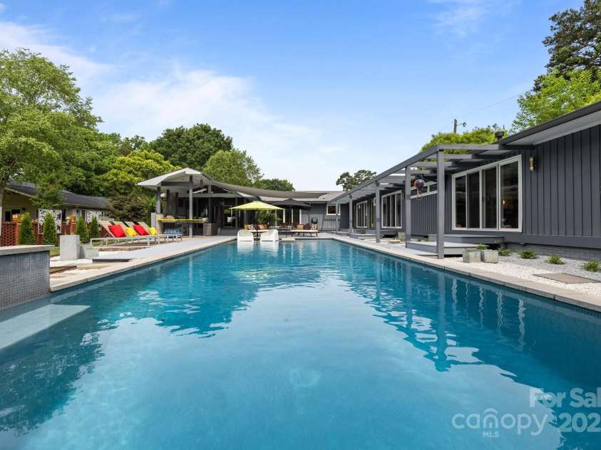 2121 Valencia Terrace, Charlotte, NC 28226.  MLS# CAR4257703, YatesRealty ID 14655. 