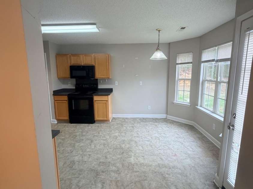 634 Longacre Drive, Charlotte, NC 28214.  MLS# CAR4360940, YatesRealty ID 14656. 