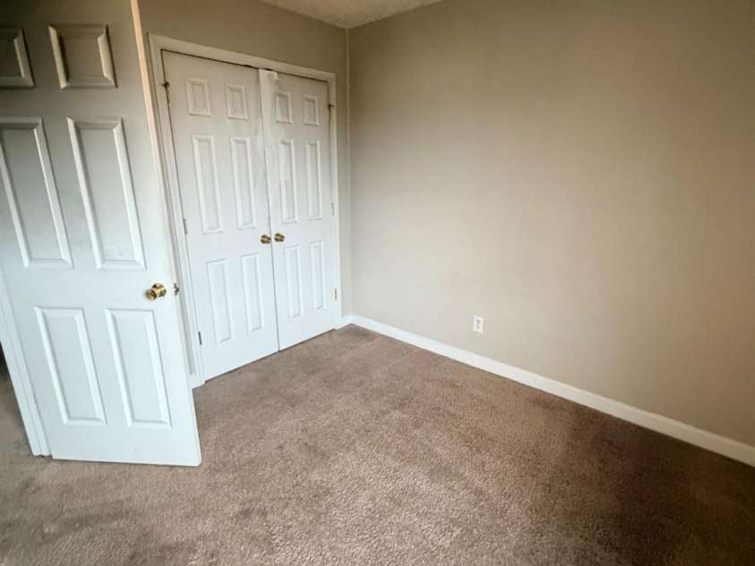 634 Longacre Drive, Charlotte, NC 28214.  MLS# CAR4360940, YatesRealty ID 14656. 